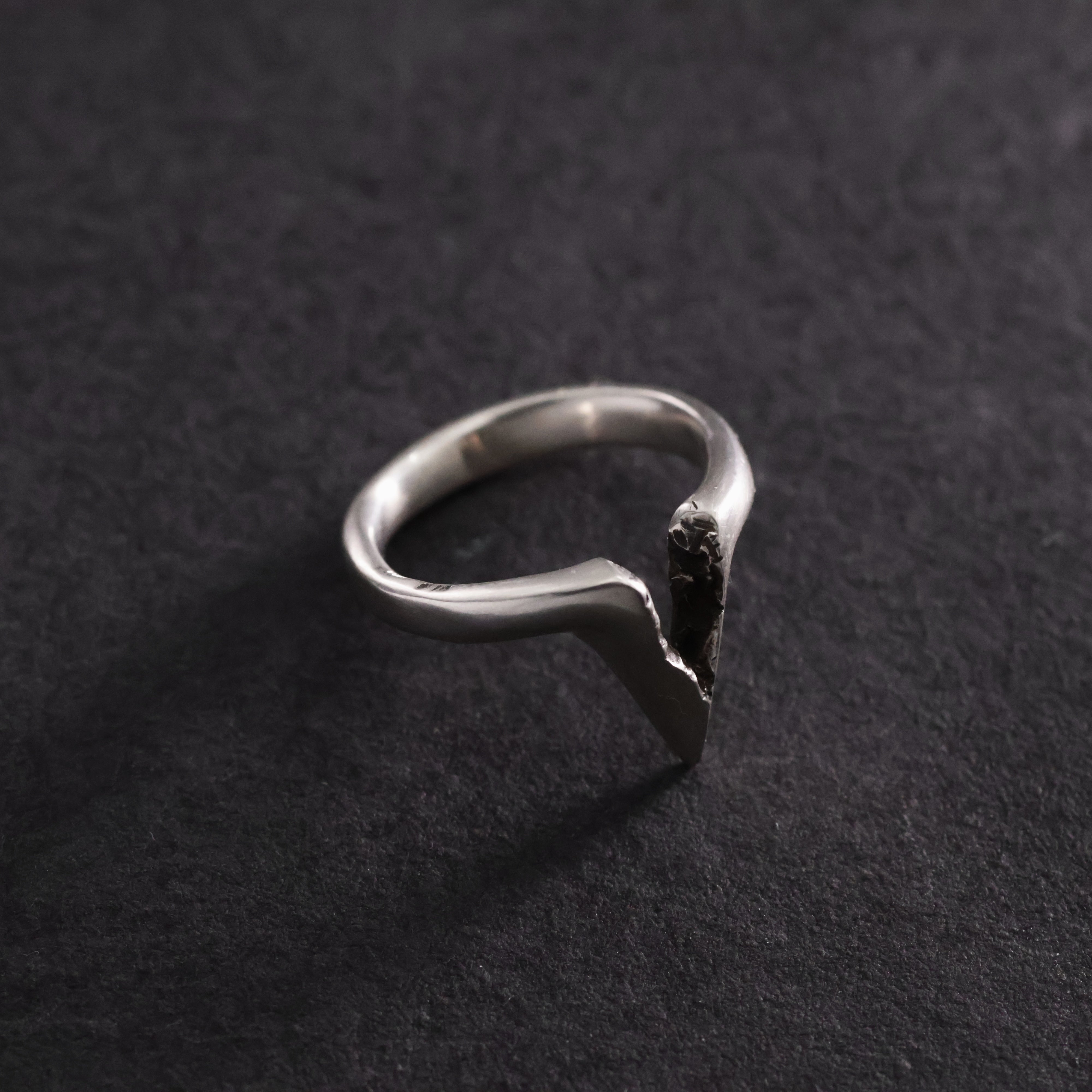 Cracked Spike Ring